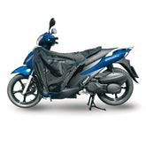 Coprigambe Termoscud R049X, un coprigambe impermeabile con fodera termica. Utilizzato su scooter. Di Tucano Urbano.